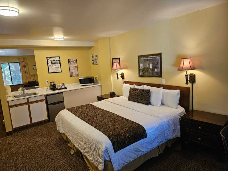 Deluxe King Room